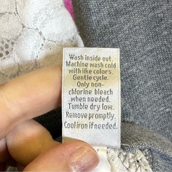 LC Lauren Conrad Gray and White Lace Striped Raglan Sweater. Size Small. - Picture 5 of 6